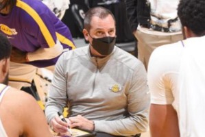 五星体育官网-沃格尔主动为韦少背锅 残阵湖人明日期待狙击太阳