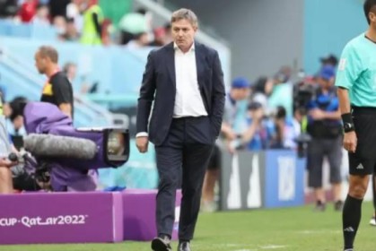 五星体育官网-暴躁老哥!前重庆主教练领跑本届世界杯红黄牌榜