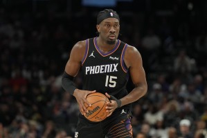 五星体育-球风强硬！马克·威廉姆斯13中8得18分14板 前场篮板有6个