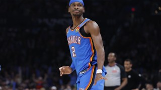 五星体育-记者：SGA遭夹击选择信任队友 雷霆绿军都证明自己是联盟顶级球队